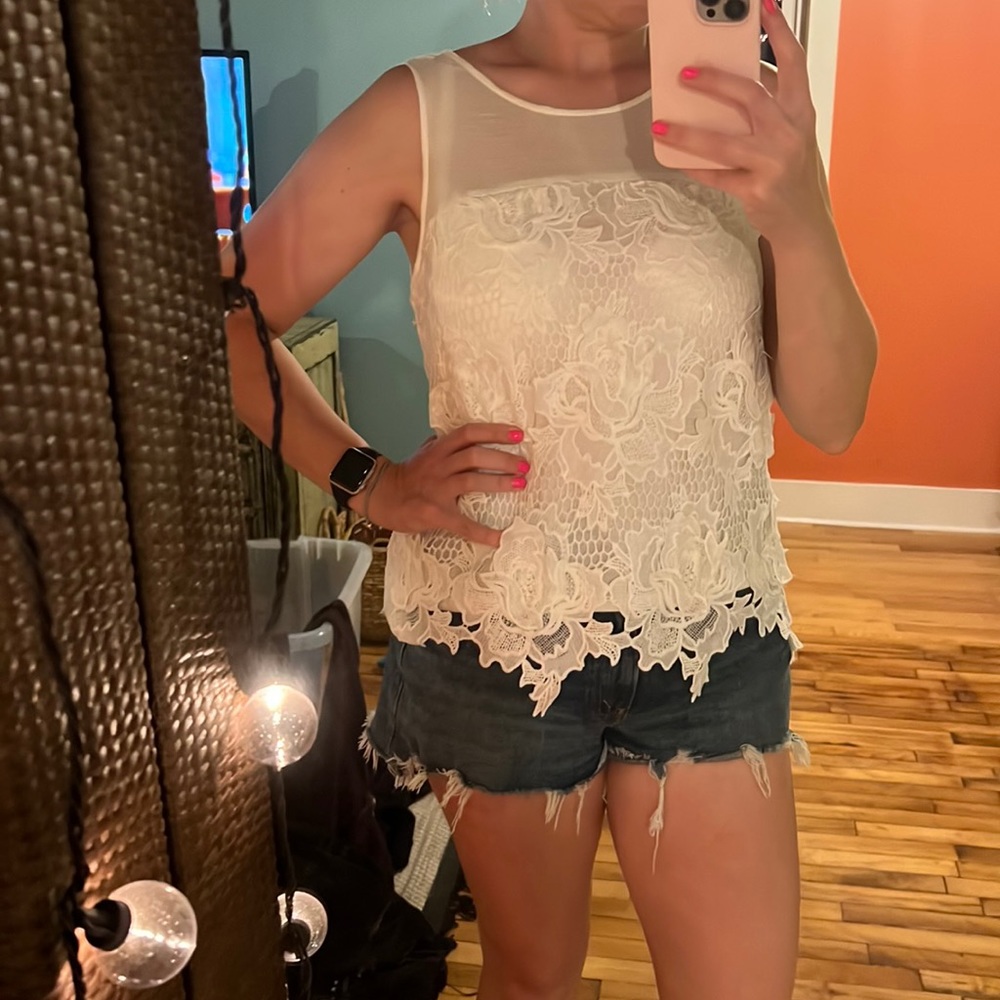 Adorable top, never worn